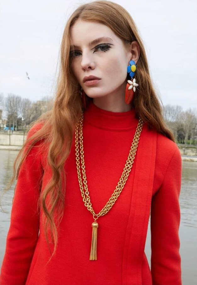 Joyas en tendencia: 4 estilosas propuestas / Patricia Olivares Taylhardat, Versace, Paar, Niribu, Christian Dior, Casa Collab, Atlántida virtual, Simone Rocha, Saint, Laurent, Jacquemus, Chanel, Louis Vuitton, Le Chiquito, Etro, joyas, collares, aretes, bolsos, perlas, marcas, brazaletes, oro, gargantillas, carteras, candelabros, pulseras, argollas, gemas, tendencias, colgantes, dijes