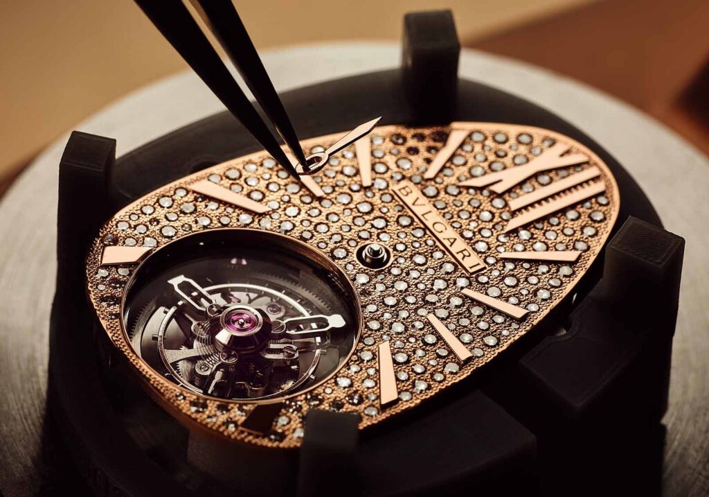 Serpenti Seduttori, la encarnación del emblemático reloj Bvlgari / Patricia Olivares Taylhardat, Serpenti Seduttori, Bvlgari, joyería Suiza, oro, diamantes, reloj, brazalete, pavé, savoir-faire, acero inoxidable