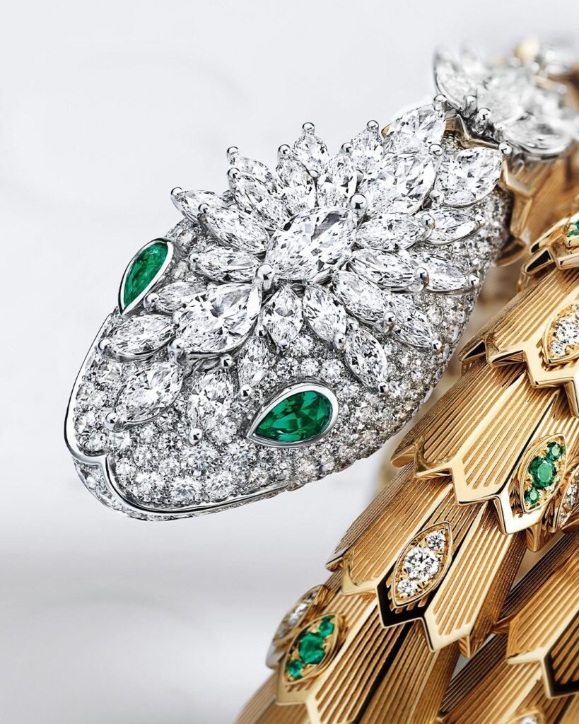 Bvlgari celebra la buena fortuna del dragón de madera / Patricia Olivares Taylhardat, Bvlgari, Serpenti, dragón, serpiente, oro, esmeraldas, rubíes, riqueza, accesorios, piedras preciosas, cultura, brillantes, diamantes, chino, zodiaco, madera, maison, tradicional, colección, prosperidad, joya, milenaria