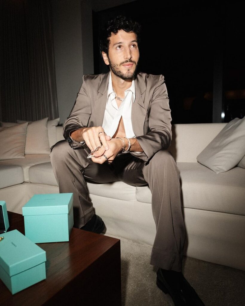 Sebastián Yatra es el nuevo embajador de Tiffany & Co. / Patricia Olivares Taylhardat, Tiffany & Co, Sebastián Yatra, Tiffany HardWear, Tiffany T, Tiffany Lock, MusiCares Person of the Year Gala, Tacones Rojos, John Legend, Carlos Vives, Medellín, MTV Europe Awards, Latin Grammy, ángeles, persons, red carpet, colombiano, colecciones, joyería, joyas, collar, premios, artistas, latinoamericano