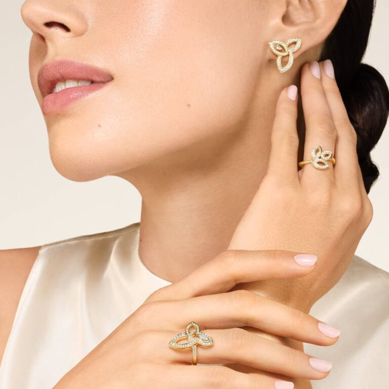 Lily Cluster by Harry Winston / Patricia Olivares Taylhardat, Harry Winston, Lily Cluster, lirios, colgantes, aretes, pulseras, anillos, platino, oro amarillo, oro rosa, diamantes, anillo, peinata, pasador